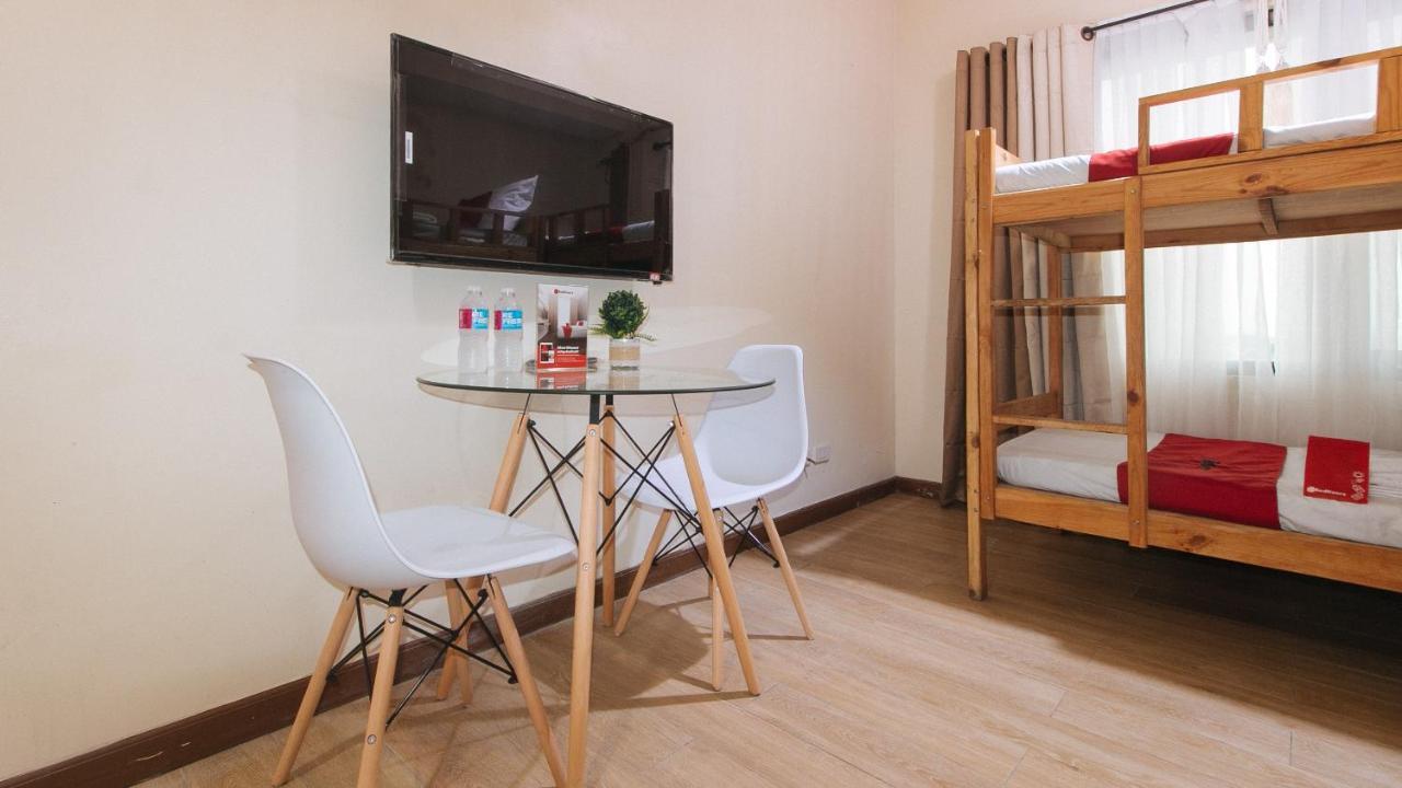 Reddoorz Plus @ Cuarto Verde Staycation Las Piñas Exteriör bild