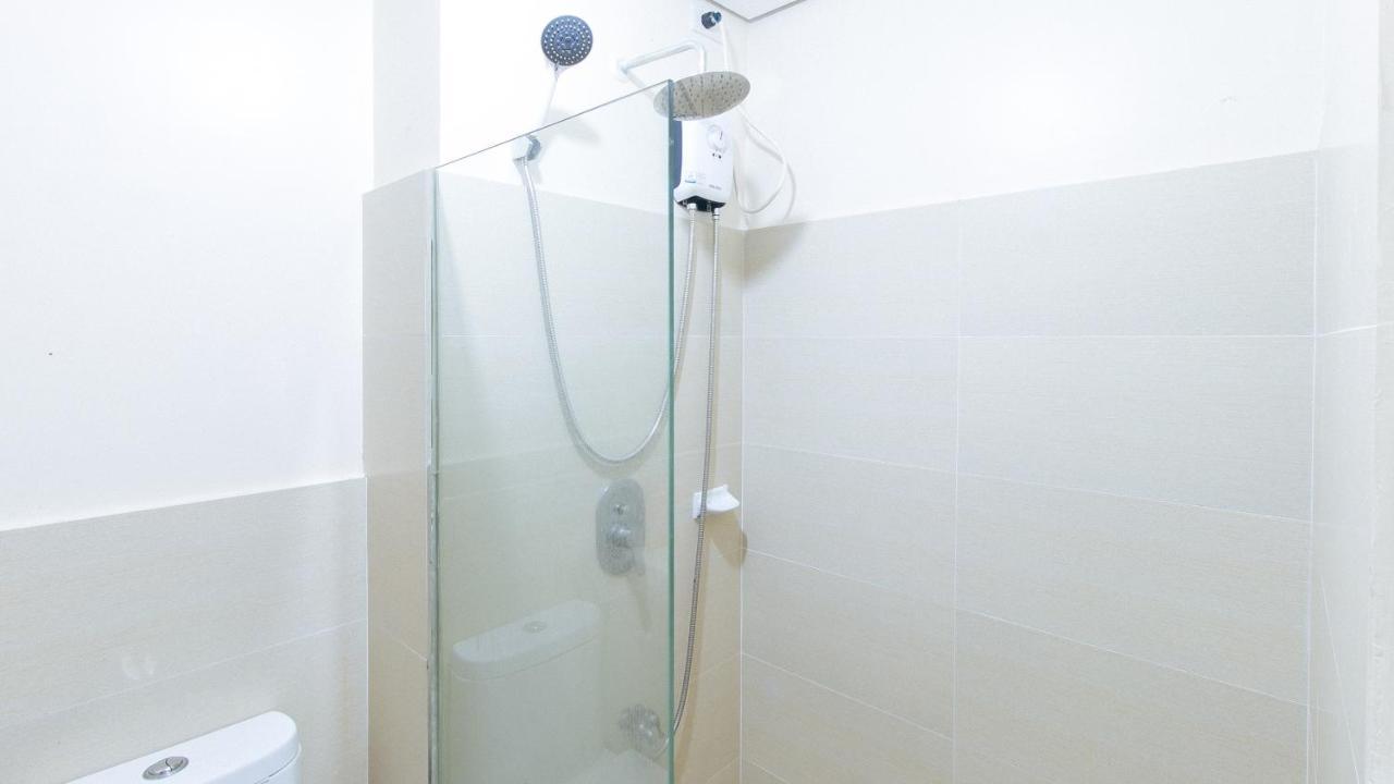 Reddoorz Plus @ Cuarto Verde Staycation Las Piñas Exteriör bild