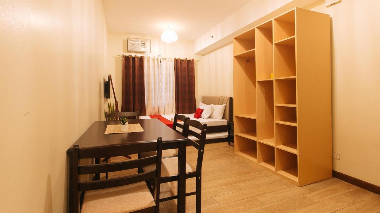 Reddoorz Plus @ Cuarto Verde Staycation Las Piñas Exteriör bild